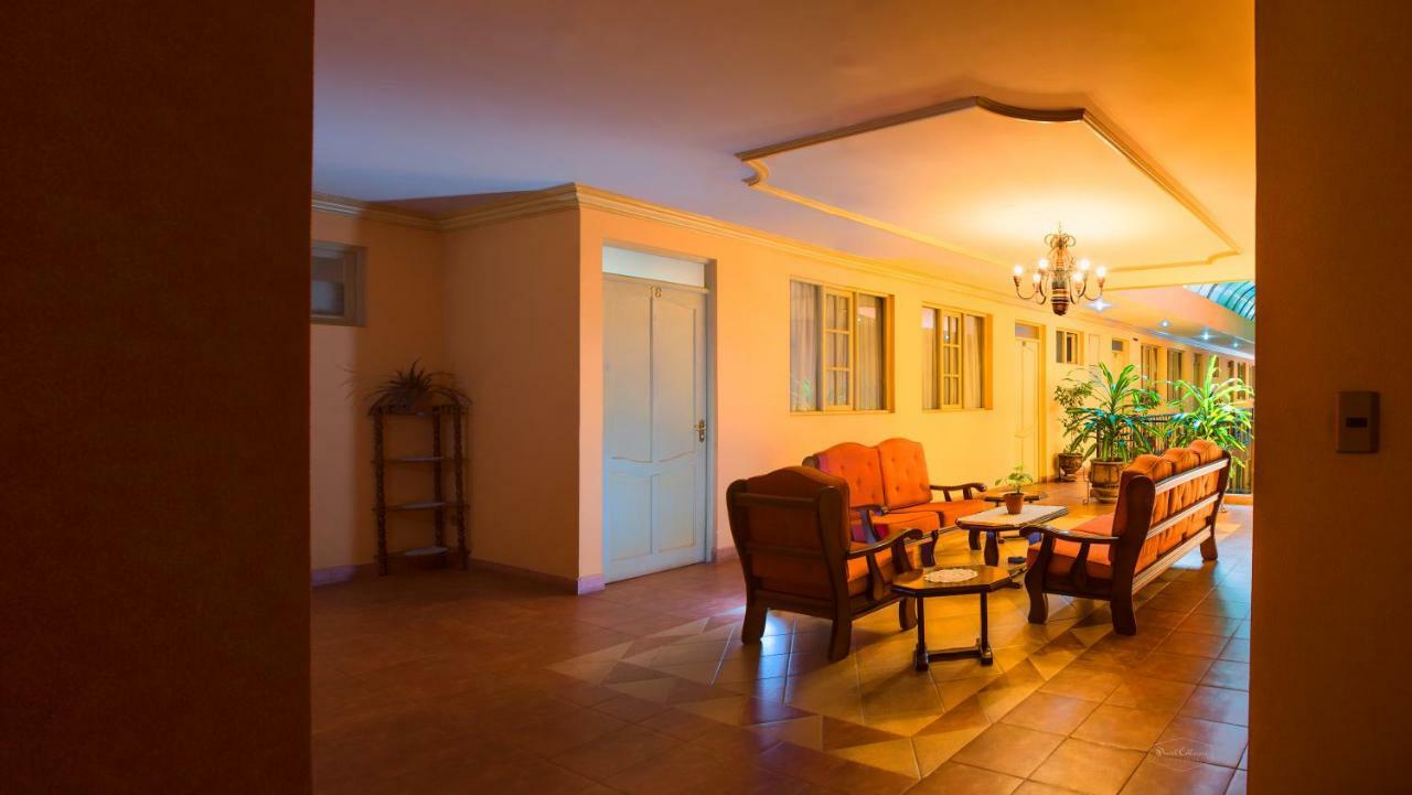 Hotel Monserrat Кочабамба Экстерьер фото